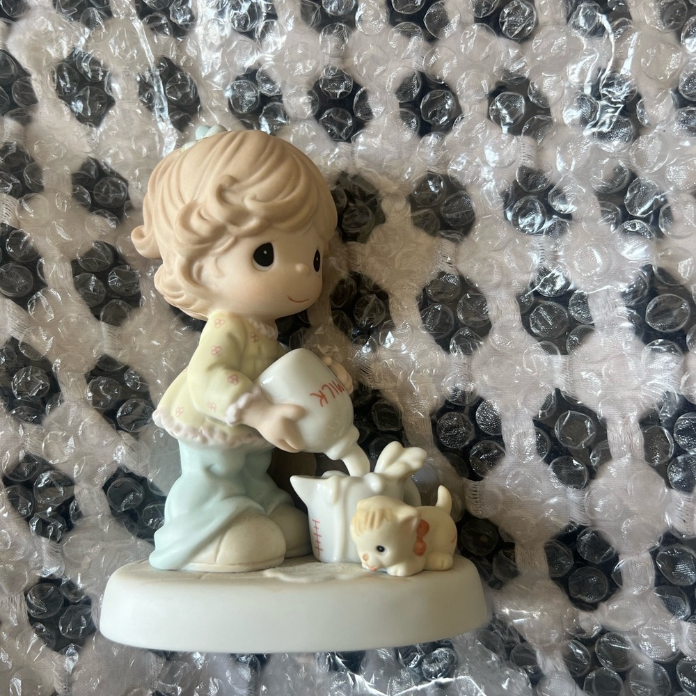 Precious Moments Figurine